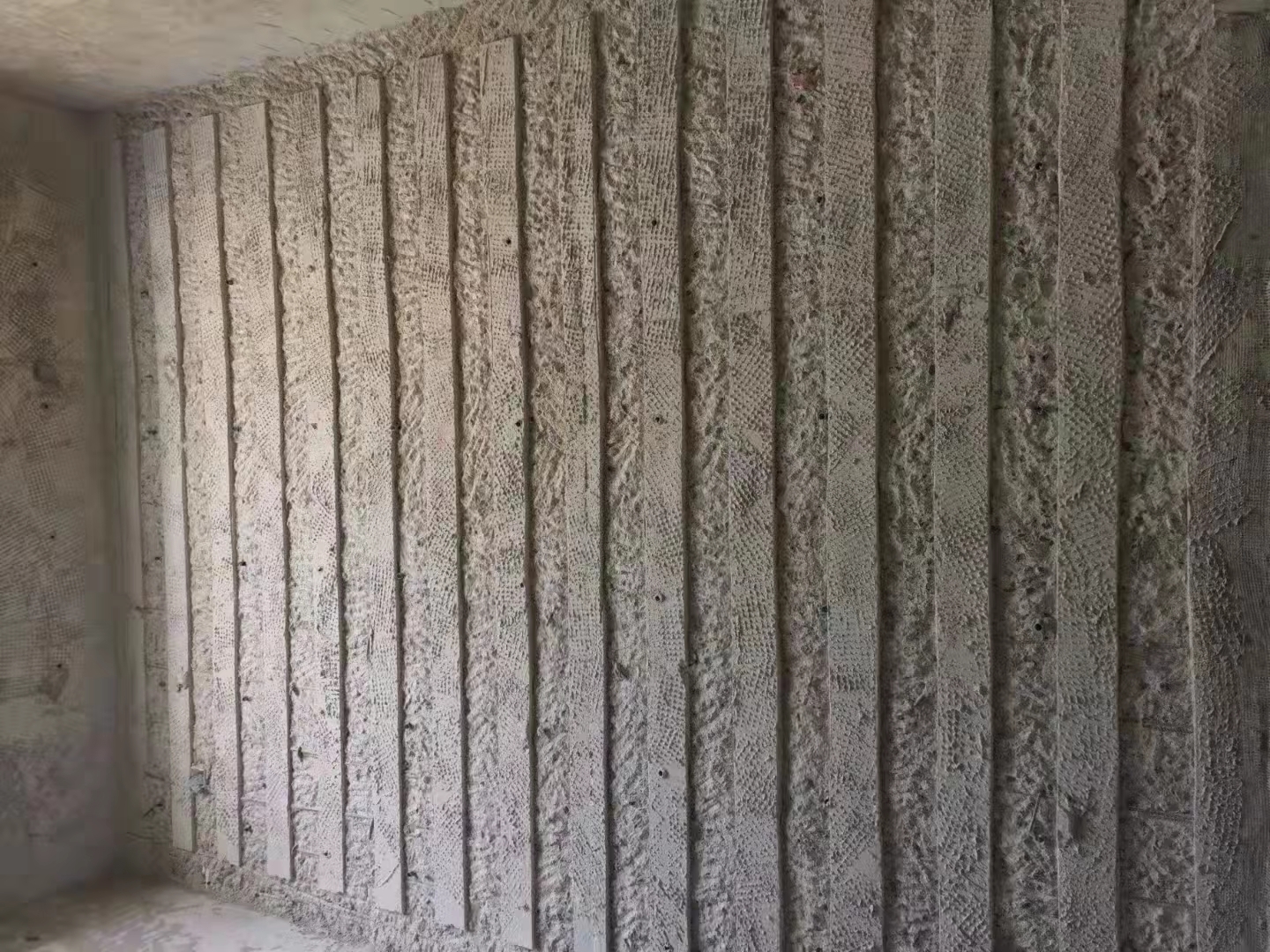 科尔沁房屋墙体加固施工方法